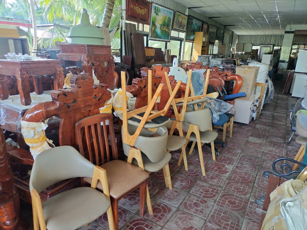Hàng ghế kho, thu mua hàng lô bàn ghế cũ